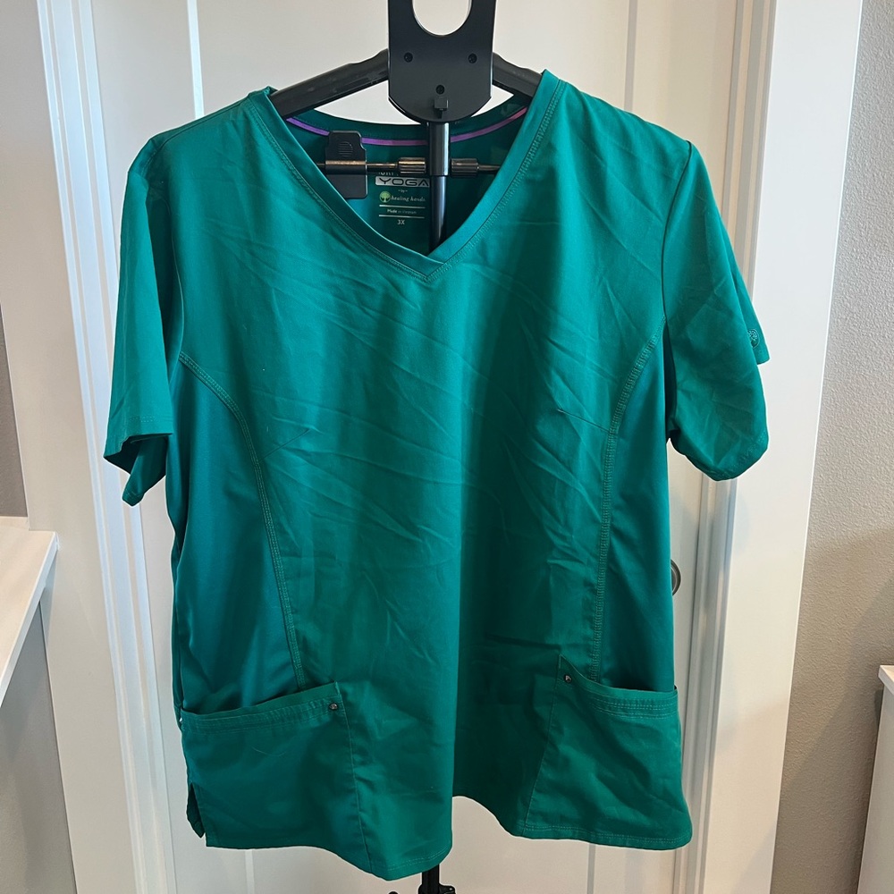 Purple label yoga healing hands green v neck short sleeve scrub top size 3XL
